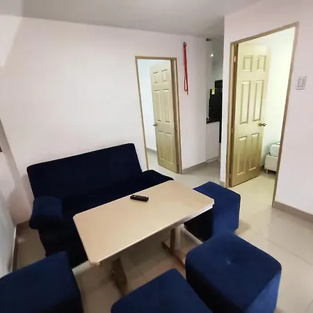 Cozy 2nd Floor In Heart Of *
