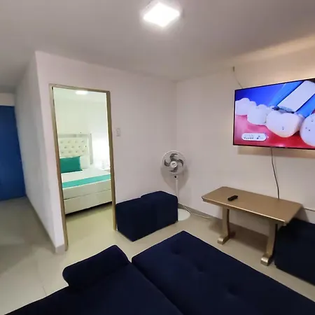 Apartamento Cozy 2nd Floor In Heart Of