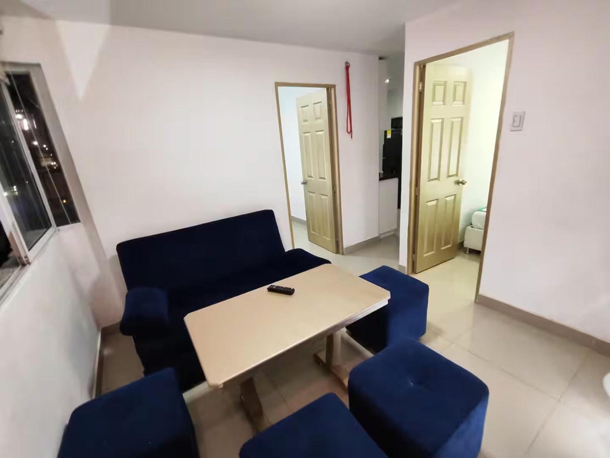 Cozy 2nd Floor In Heart Of *